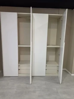 Armadio Battente Con Accessori Interni