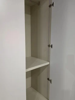 Armadio Battente Con Accessori Interni