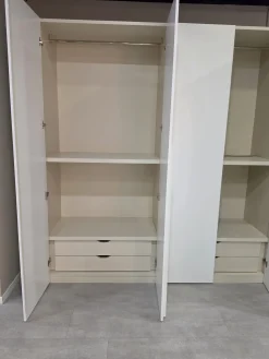 Armadio Battente Con Accessori Interni