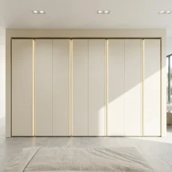 Armadio Lewitt