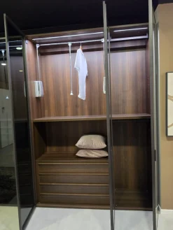 Cabina Armadio Con Ante Vetro E Telaio Metallico
