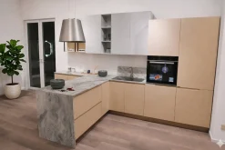 Cucina modello Traccia con penisola