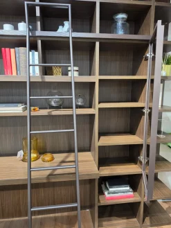 Libreria Lineare A Giorno Con Scaletta